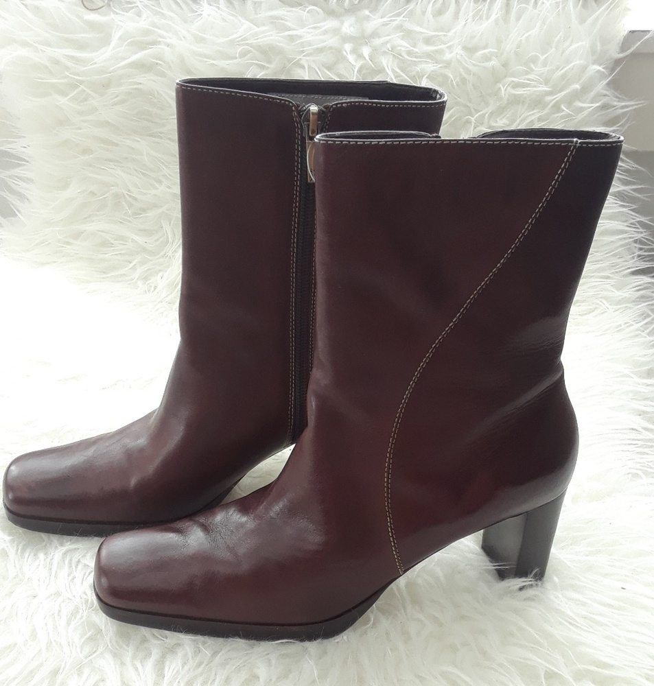 Anne Klein Brown Heeled Boots Size 8.5
